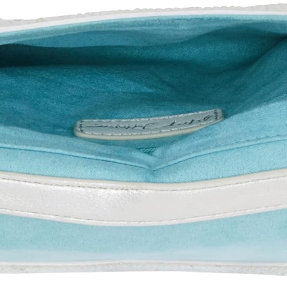 Betsey Johnson White Soft Pearl Clutch - Picture 5 of 11